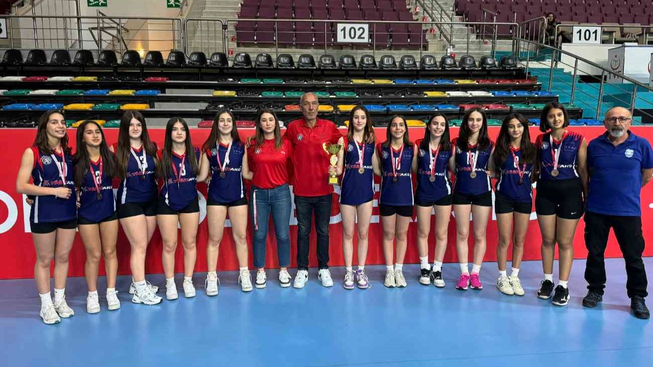 Anadolubeyi Spor Kulübü - Oran - Ankara Spor Salonu -
8